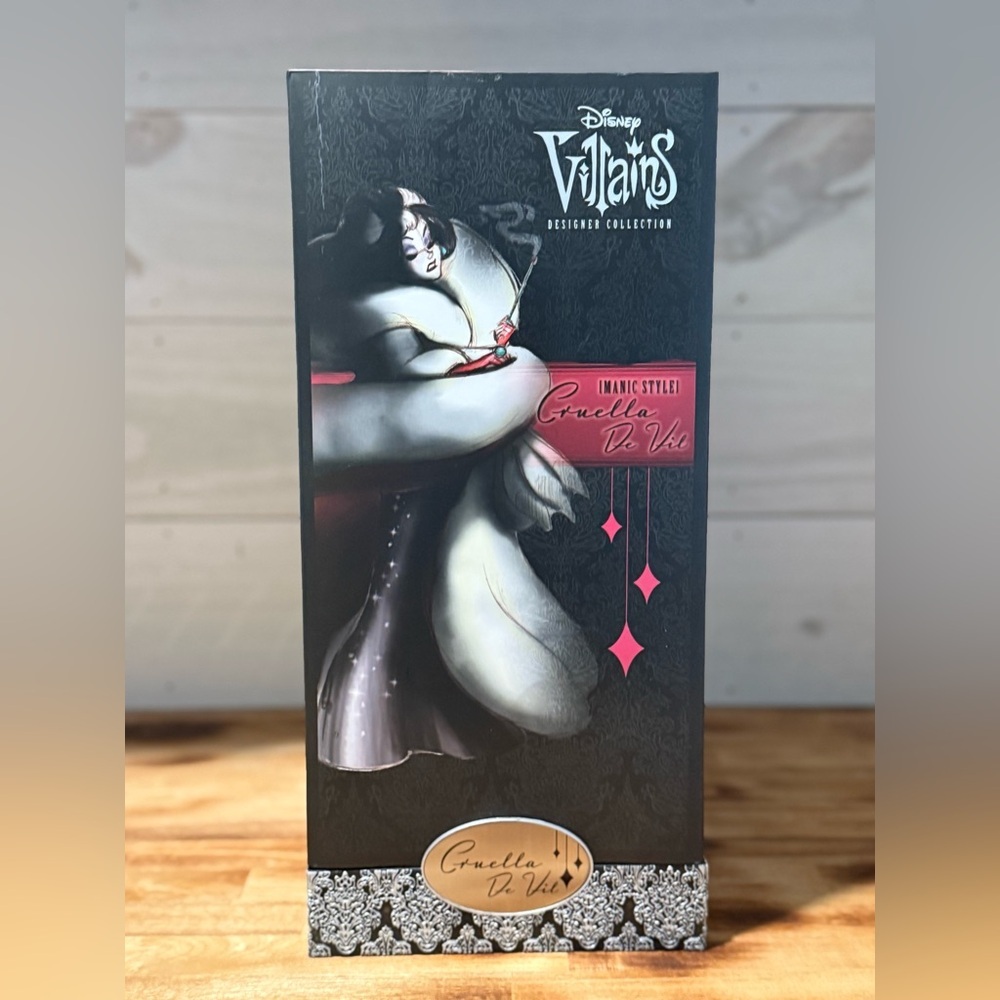 Disney Store Villians Designer Collection Cruella De Vil [Manic Style] - Picture 3 of 13